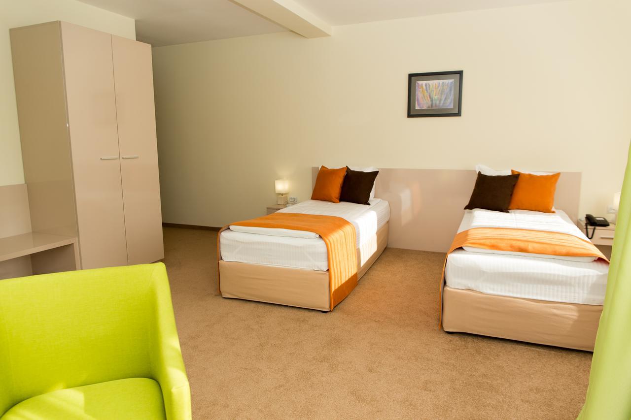 Hotel-Clinic Dr. Gechevi Pavel Banja Exteriér fotografie