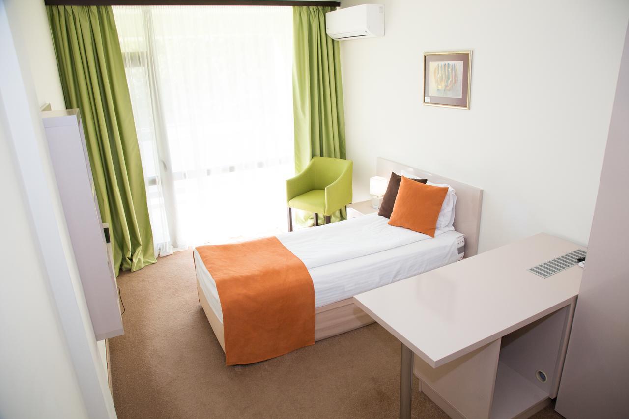 Hotel-Clinic Dr. Gechevi Pavel Banja Exteriér fotografie